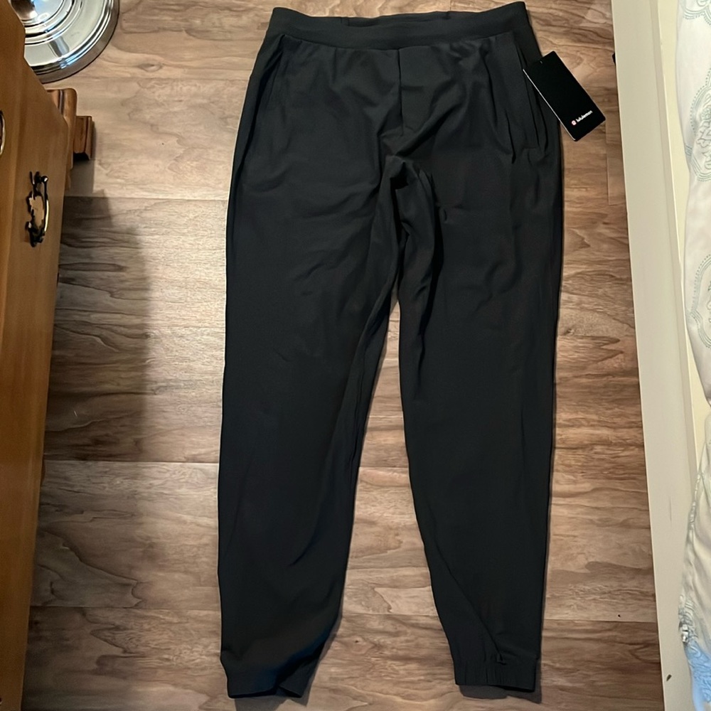 NWT lululemon size L Surge Jogger